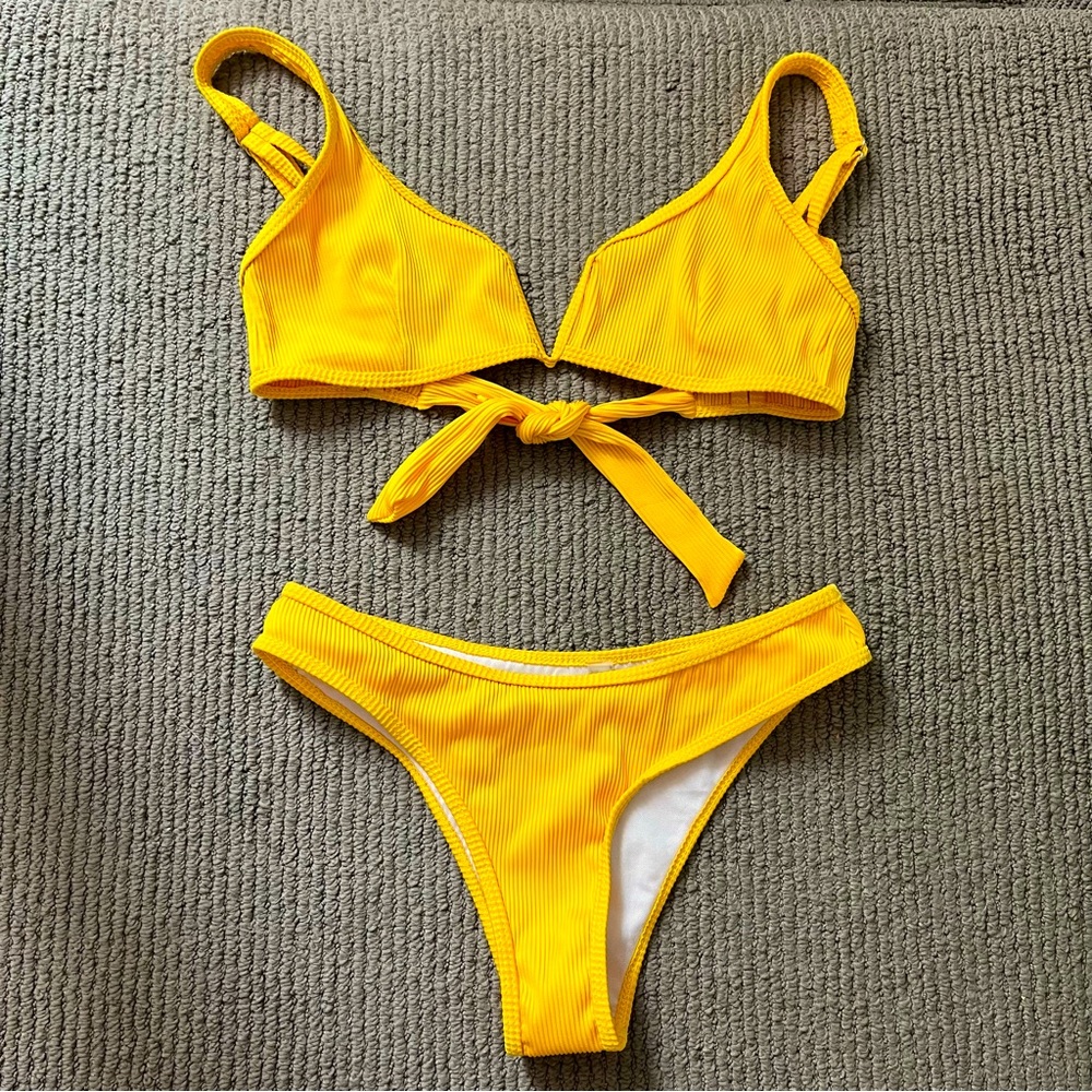 ZAFUL Yellow Ribbed V-Wired High Cut Bikini